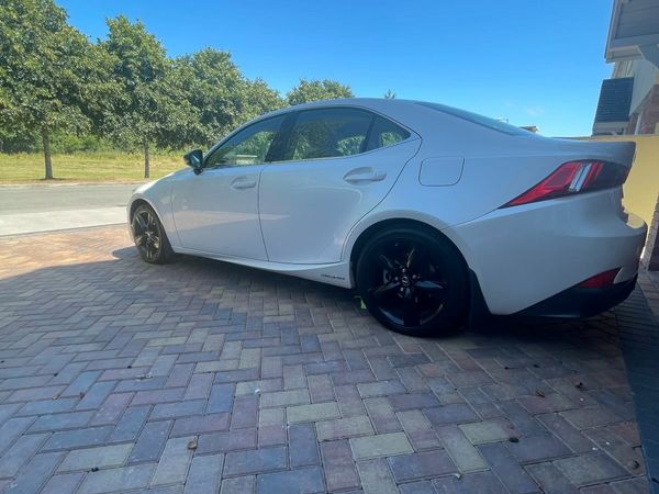 Lexus IS Saloon, Petrol Hybrid, 2016, Silver