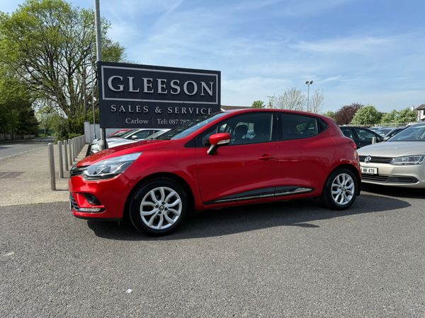Renault Clio Hatchback, Petrol, 2019, Red