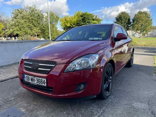 Kia Ceed Hatchback, Diesel, 2008, Red
