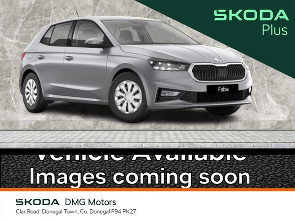 Skoda Fabia Hatchback, Petrol, 2022, White