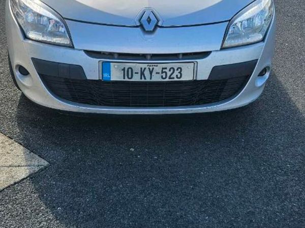 Renault Megane Hatchback, Diesel, 2010, Silver