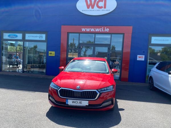 Skoda Octavia Saloon, Petrol, 2021, Red