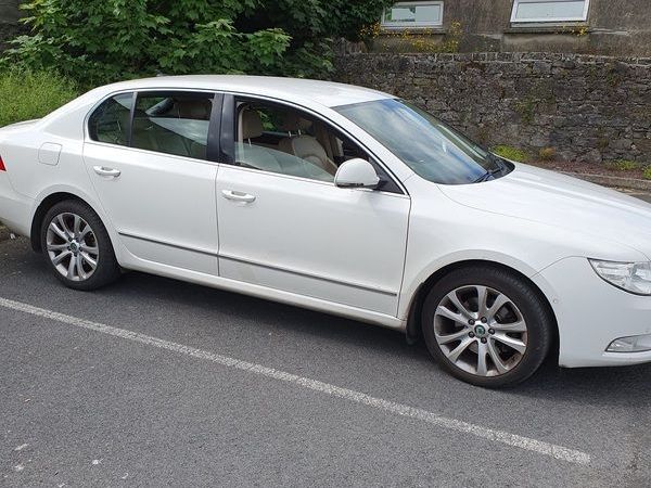 Skoda Superb Saloon, Diesel, 2013, White