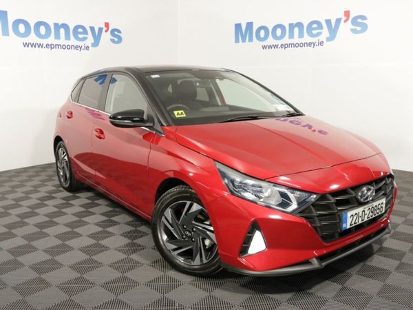 Hyundai i20 Hatchback, Petrol, 2022, Red