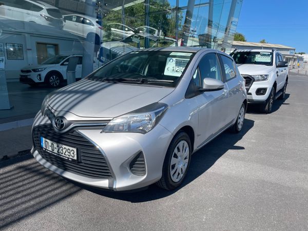 Toyota Yaris Hatchback, Petrol, 2017, Grey
