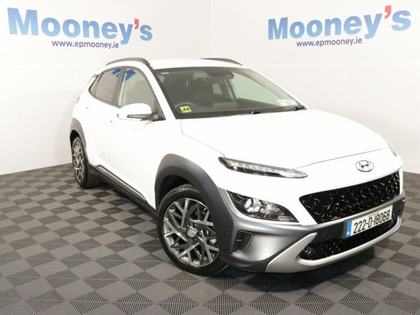 Hyundai KONA Crossover, Petrol Hybrid, 2022, White