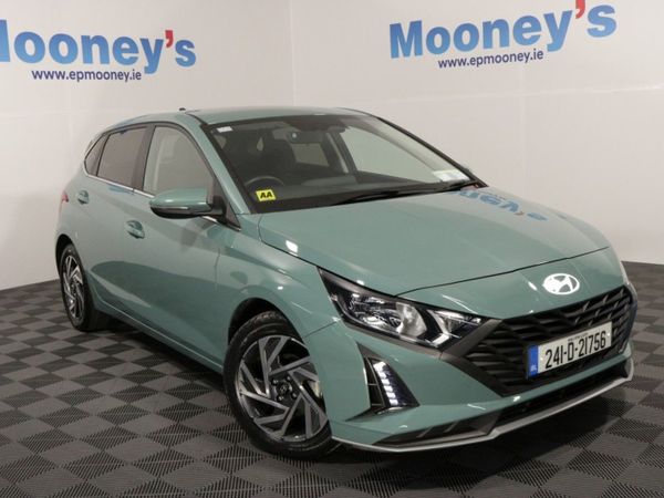 Hyundai i20 Hatchback, Petrol, 2024, Green