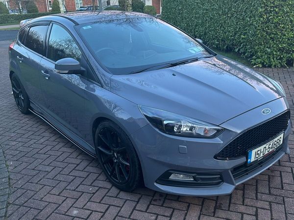 Ford Focus Hatchback, Diesel, 2015, Grey