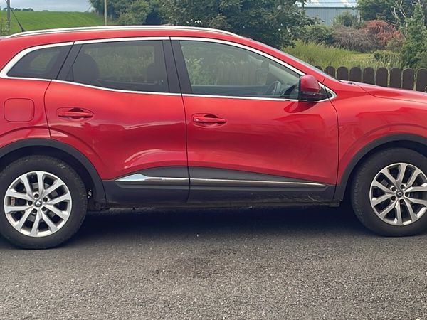 Renault Kadjar SUV, Diesel, 2016, Red