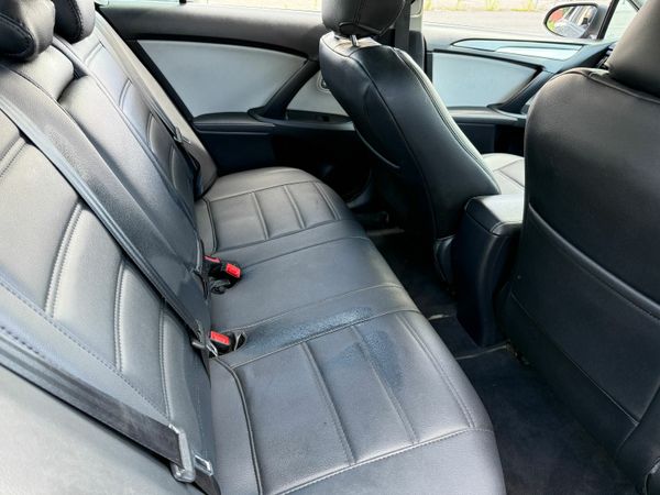 Toyota Avensis Saloon, Diesel, 2018, Grey