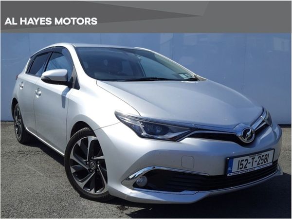 Toyota Auris Hatchback, Petrol, 2015, Silver