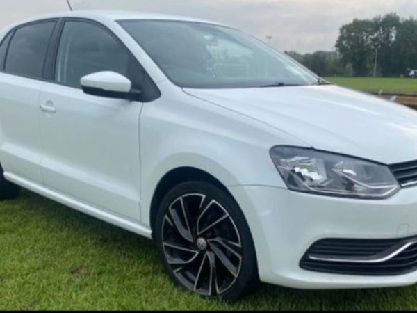 Volkswagen Polo Hatchback, Petrol, 2014, White