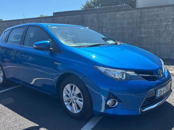 Toyota Auris Hatchback, Petrol Hybrid, 2013, Blue