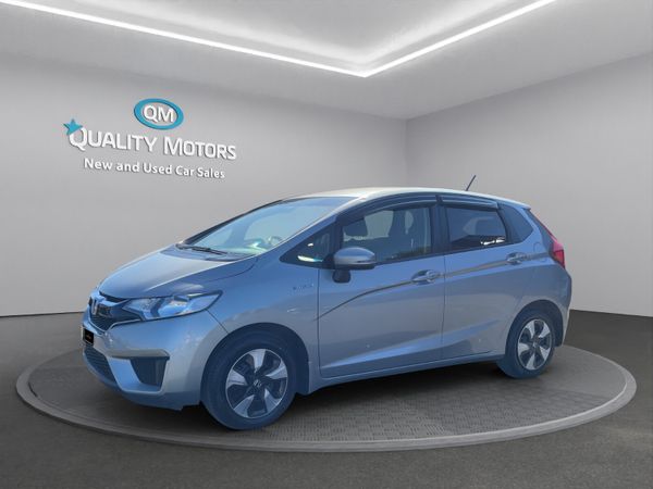 Honda Fit Hatchback, Petrol Hybrid, 2016, Silver
