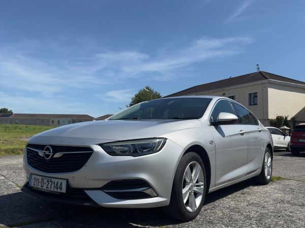 Opel Insignia Hatchback, Diesel, 2021, Grey