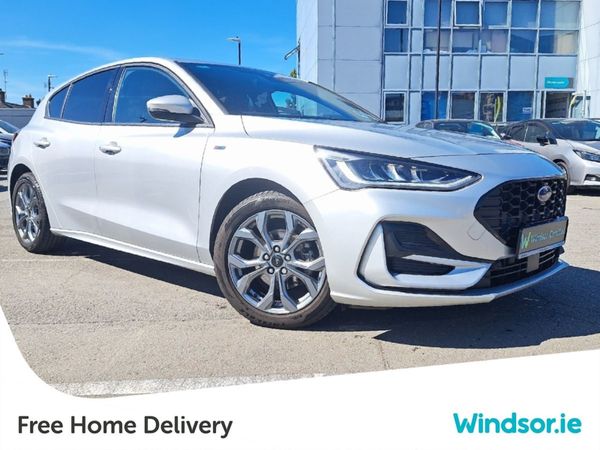 Ford Focus Hatchback, Petrol, 2023, Silver