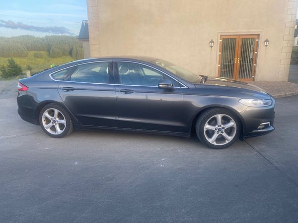 Ford Mondeo Hatchback, Diesel, 2016, Grey