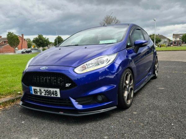 Ford Fiesta Hatchback, Petrol, 2016, Blue