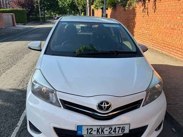 Toyota Yaris Hatchback, Diesel, 2012, White