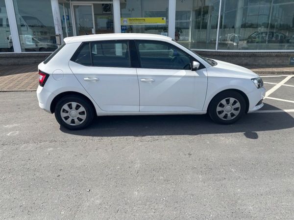 Skoda Fabia Hatchback, Petrol, 2017, White