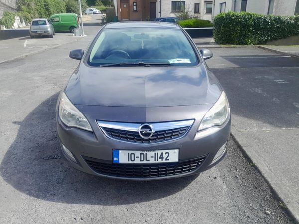Opel Astra Hatchback, Diesel, 2010, Grey