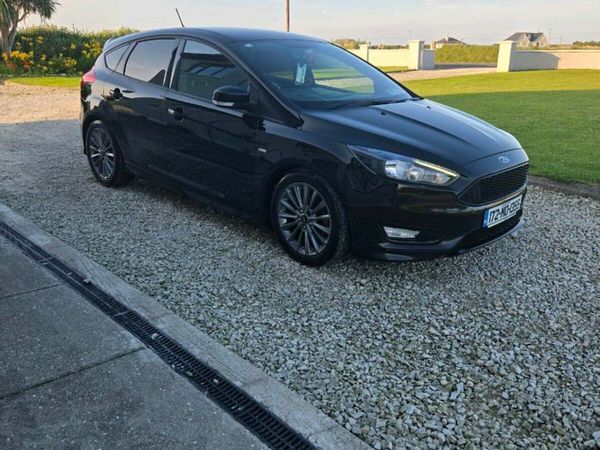 Ford Focus Hatchback, Diesel, 2017, Black