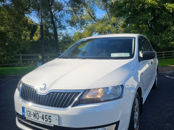 Skoda Rapid Saloon, Petrol, 2013, White