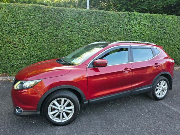 Nissan Qashqai Hatchback, Diesel, 2016, Red
