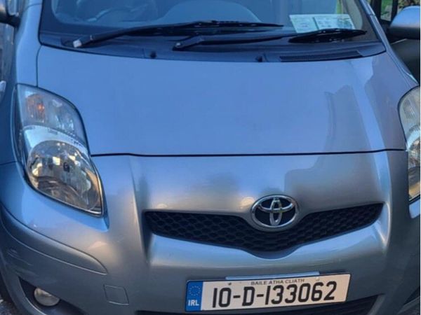 Toyota Yaris Hatchback, Petrol, 2010, Silver