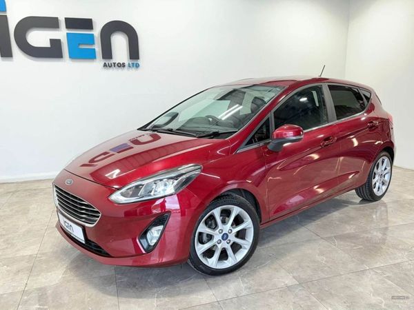 Ford Fiesta , Hybrid, 2020, Red