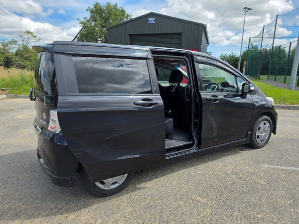 Honda Freed MPV, Petrol Hybrid, 2012, Black