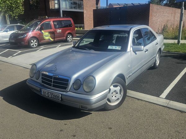 Mercedes-Benz E-Class Saloon, Petrol, 1997, Grey