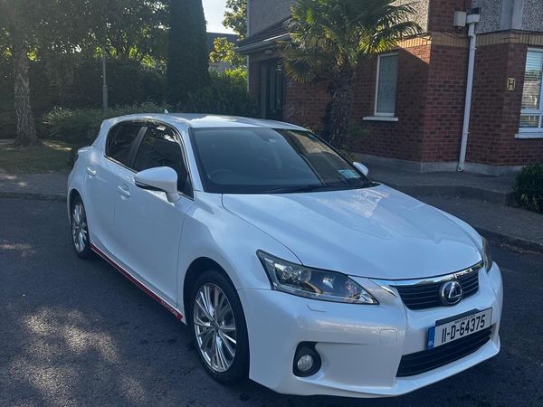 Lexus CT Hatchback, Petrol Hybrid, 2011, White