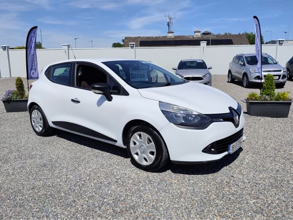 Renault Clio Hatchback, Petrol, 2015, White