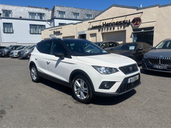 SEAT Arona Hatchback, Petrol, 2019, White