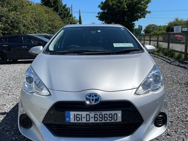 Toyota Aqua Hatchback, Petrol Hybrid, 2016, Silver