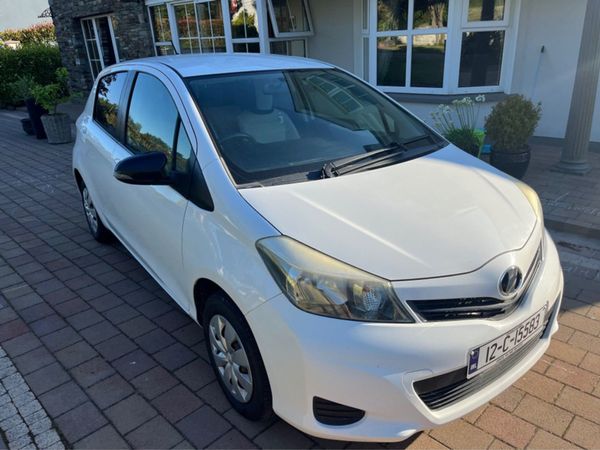 Toyota Yaris Hatchback, Petrol, 2012, White