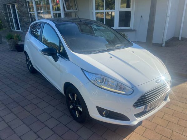 Ford Fiesta Hatchback, Petrol, 2016, White