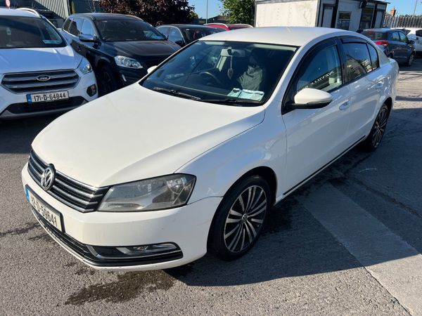 Volkswagen Passat Saloon, Diesel, 2012, White