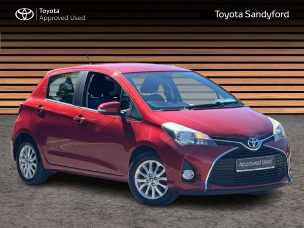 Toyota Yaris Hatchback, Petrol, 2015, Red