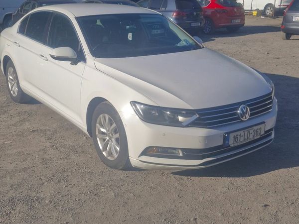 Volkswagen Passat Saloon, Diesel, 2016, White