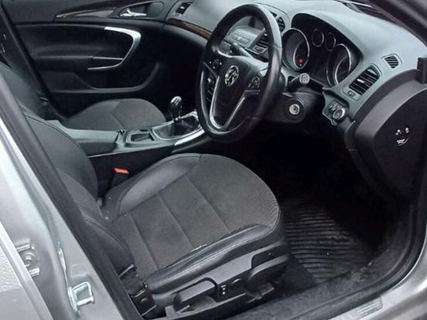 Vauxhall Insignia Hatchback, Diesel, 2010, Silver