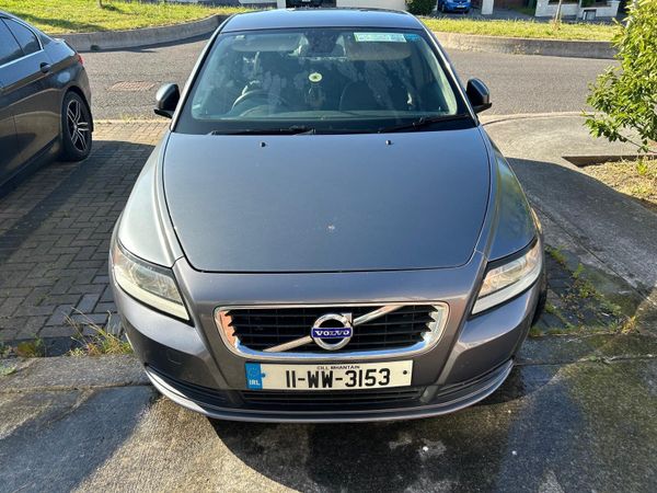 Volvo S40 Saloon, Diesel, 2011, Grey