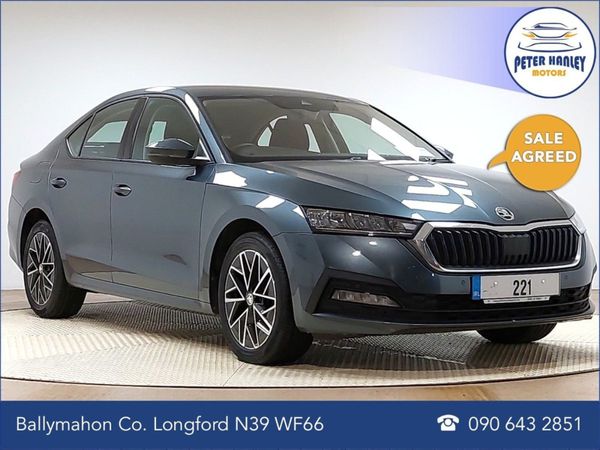 Skoda Octavia Hatchback, Diesel, 2021, Grey