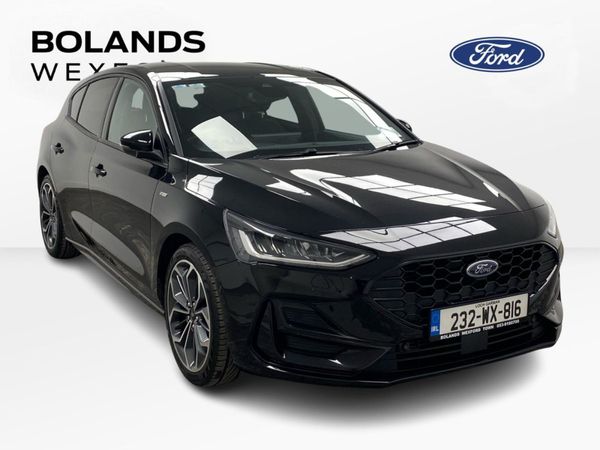 Ford Focus Hatchback, Petrol, 2023, Black