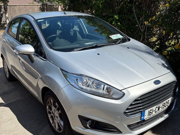 Ford Fiesta Hatchback, Petrol, 2016, Silver