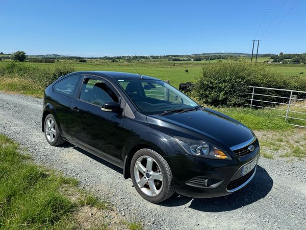 Ford Focus Hatchback, Petrol, 2009, Black