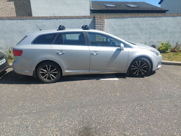 Toyota Avensis Estate, Diesel, 2012, Silver