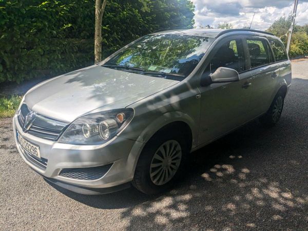 Vauxhall Astra Estate, Diesel, 2010, Silver