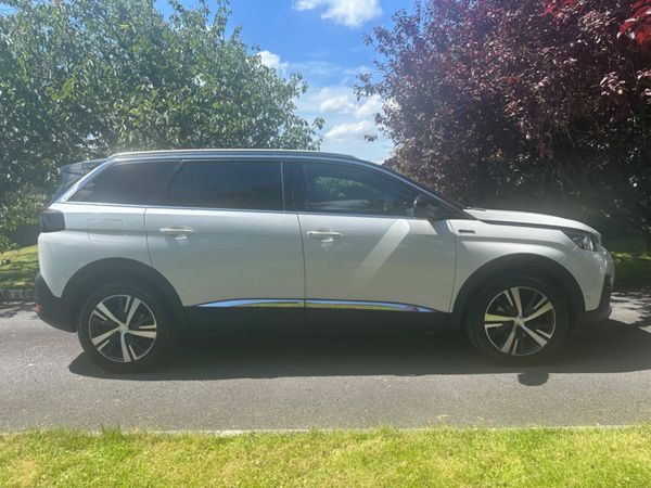 Peugeot 5008 MPV, Diesel, 2019, White